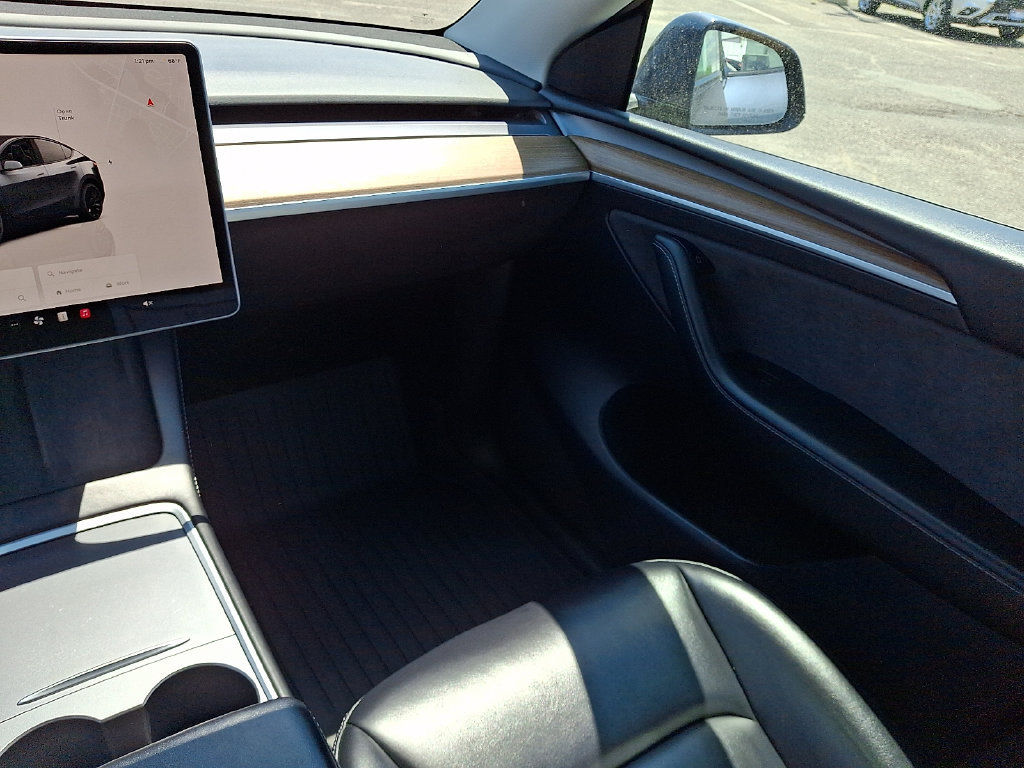 Used 2022 Tesla Model Y Performance AWD/4WD image 16