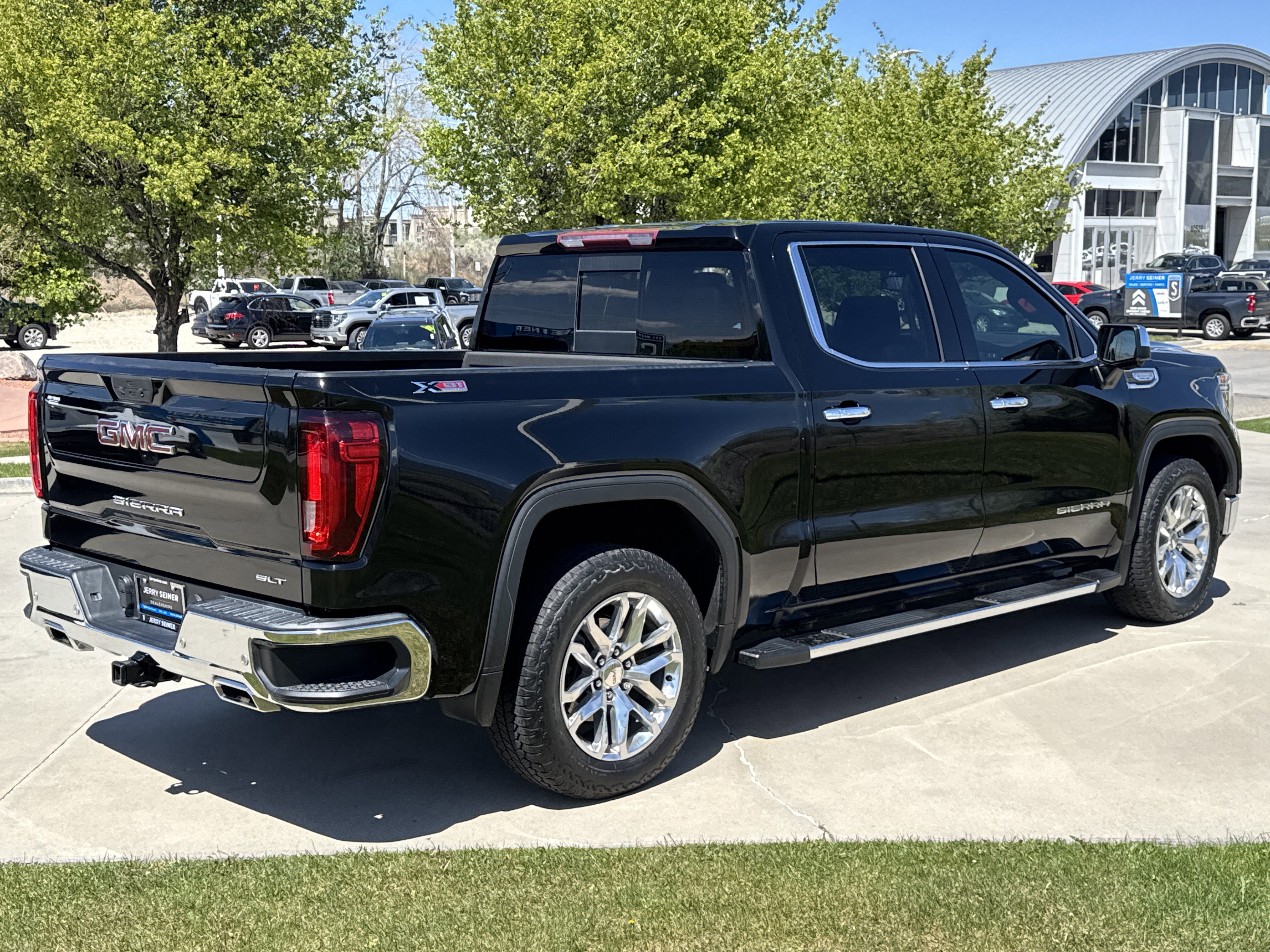 Used 2022 GMC Sierra 1500 SLT AWD/4WD image 5