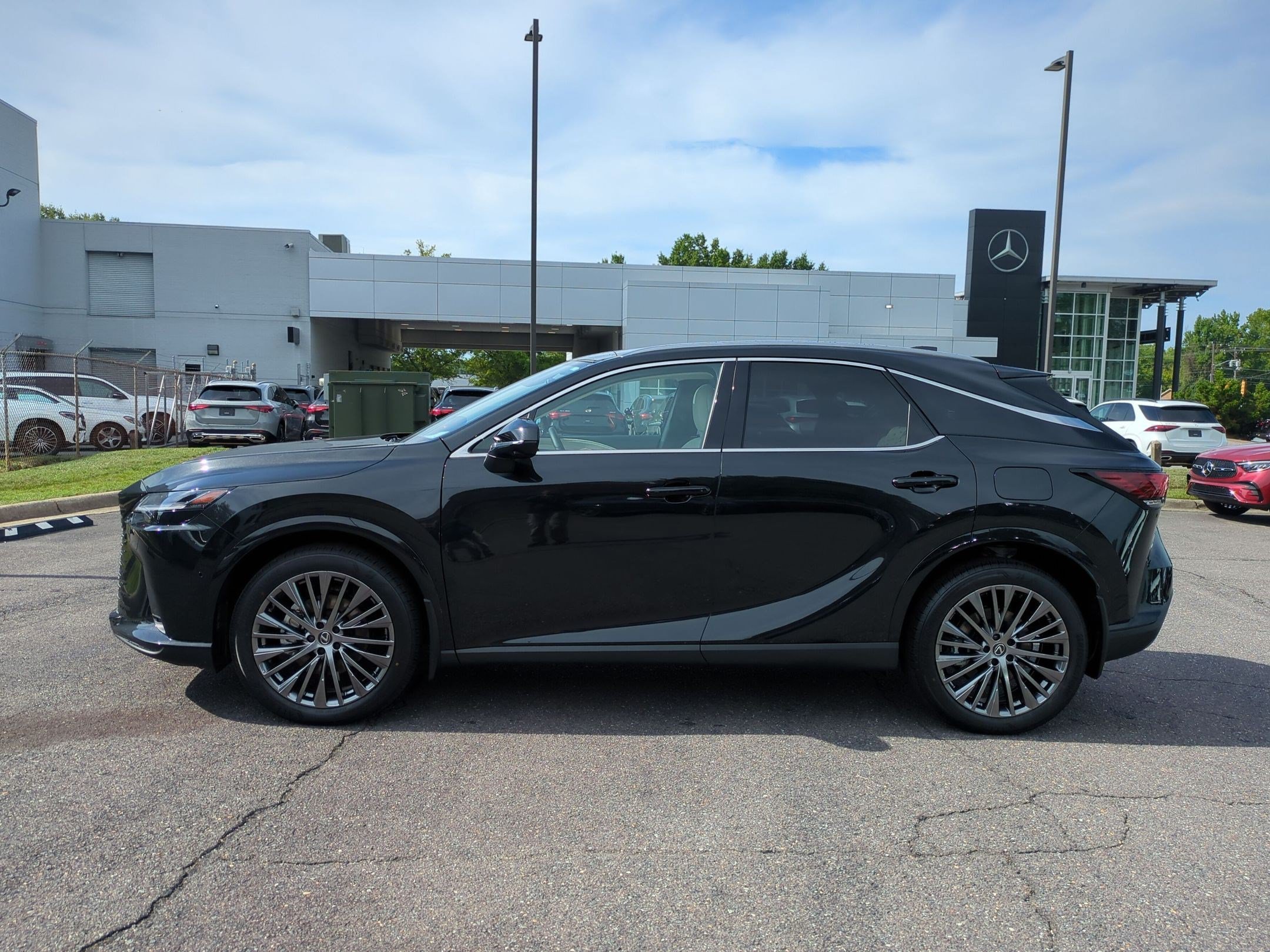 Used 2025 Lexus RX 450h AWD w/ Convenience Package image 6