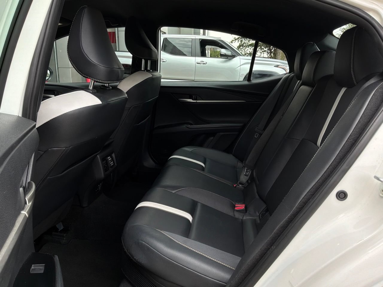 Used 2025 Toyota Camry SE FWD image 12