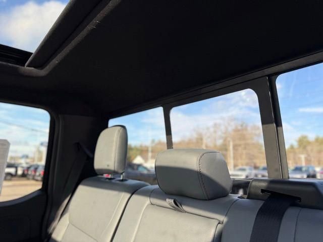 Used 2025 Ford F150 Lightning Lariat AWD/4WD image 31