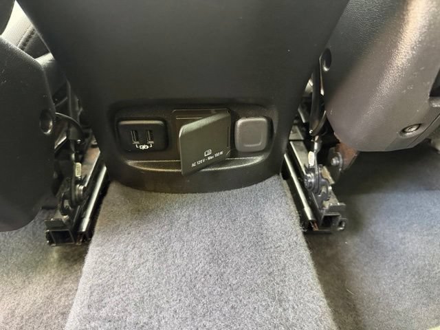 Used 2017 Chevrolet Malibu LT FWD image 28