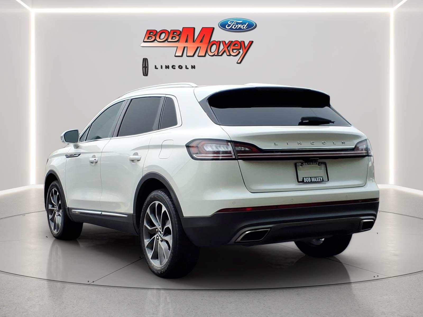 Used 2021 Lincoln Nautilus Reserve AWD/4WD image 6