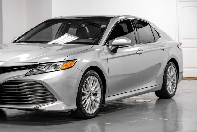 Used 2018 Toyota Camry XLE FWD image 11