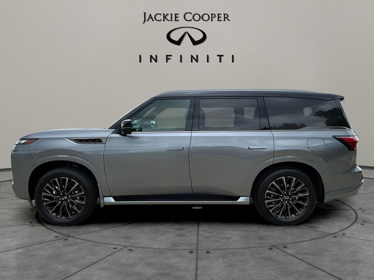 New 2026 INFINITI QX80 Autograph w/ Premium Cargo Package image 2
