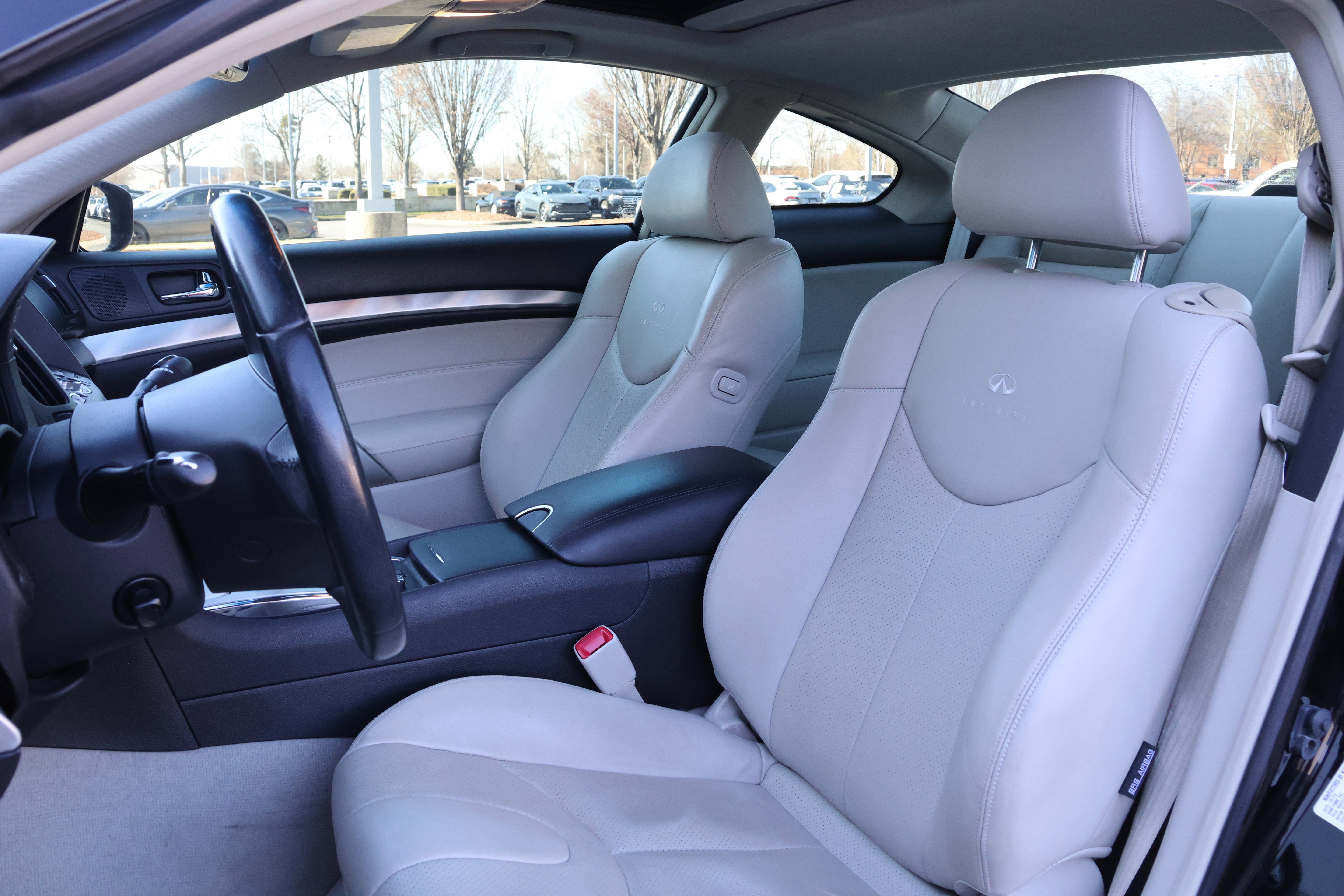 Used 2013 INFINITI G37 x w/ Premium Pkg image 32