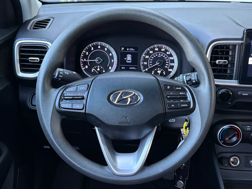 Used 2021 Hyundai Venue SE FWD image 23