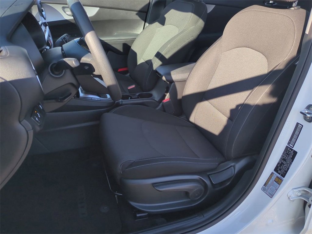 Certified 2023 Kia Forte LXS w/ LXS Technology Package image 18
