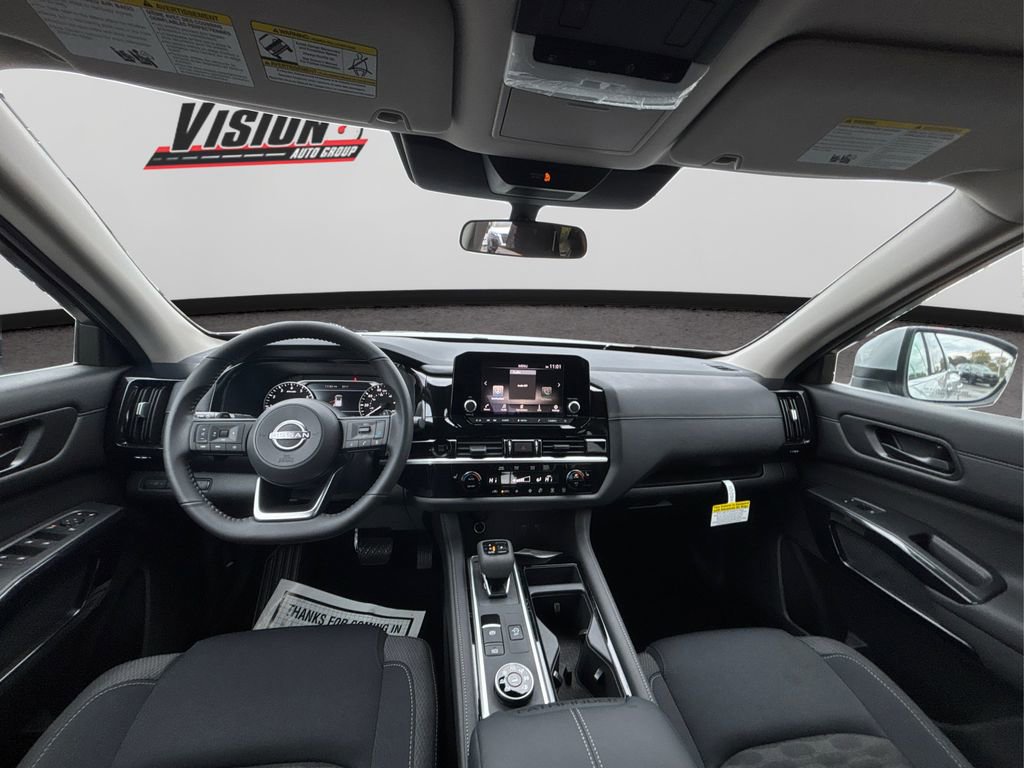 New 2025 Nissan Pathfinder SV w/ Black Appearance Package image 18