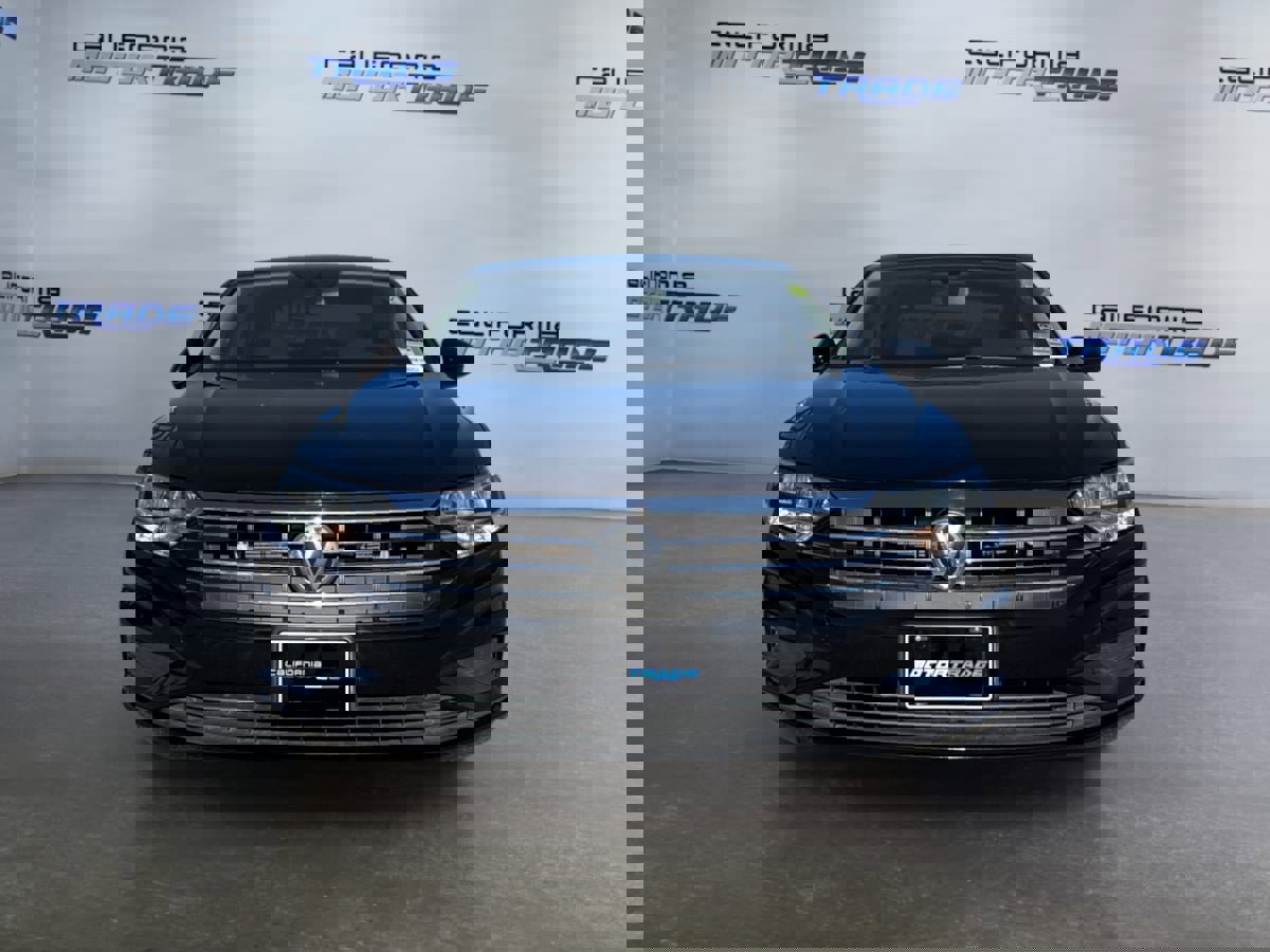 Used 2019 Volkswagen Jetta SE image 2