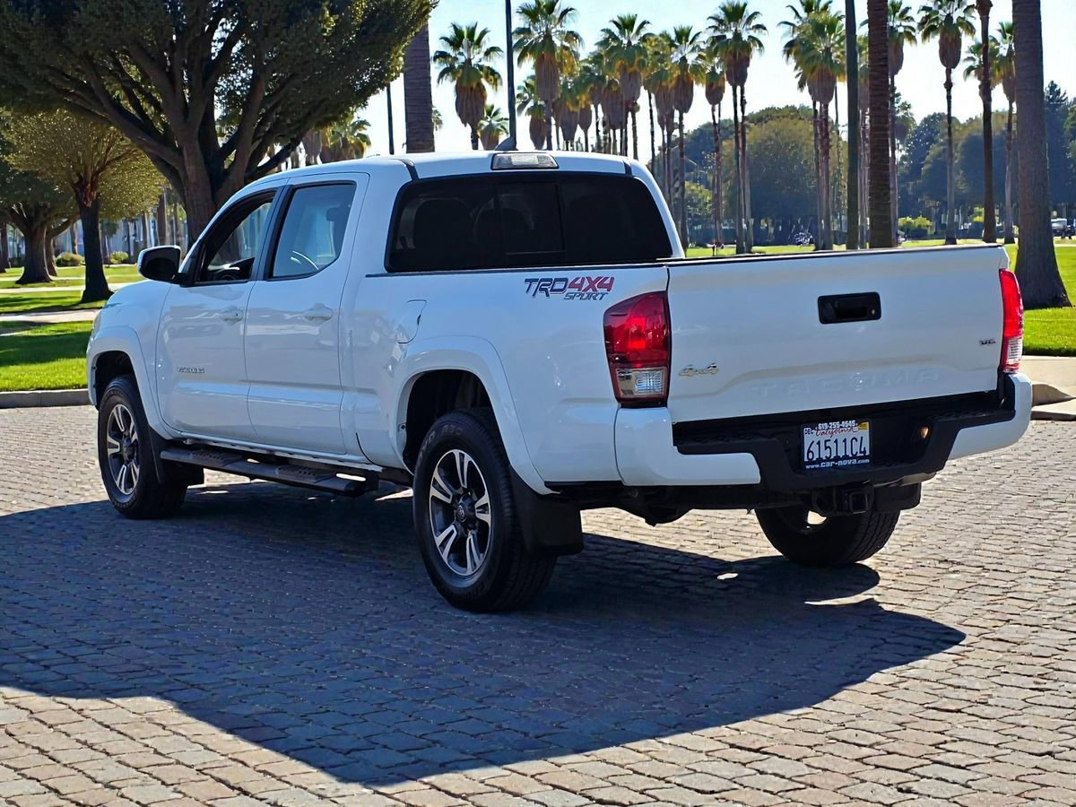 Used 2017 Toyota Tacoma TRD Sport w/ Tow Package image 5