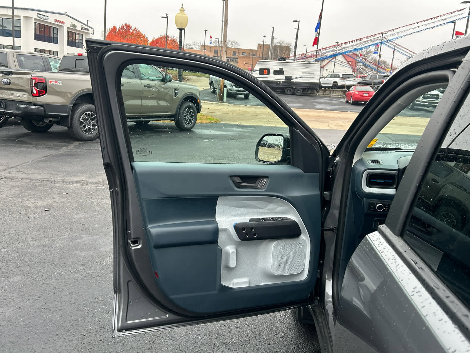 New 2025 Ford Maverick XLT w/ XLT Luxury Package image 18