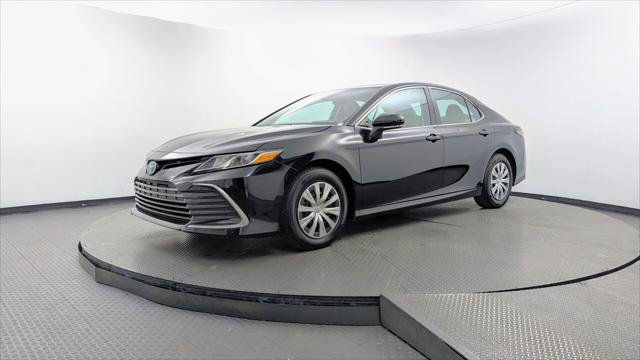 Used 2023 Toyota Camry LE FWD image 2