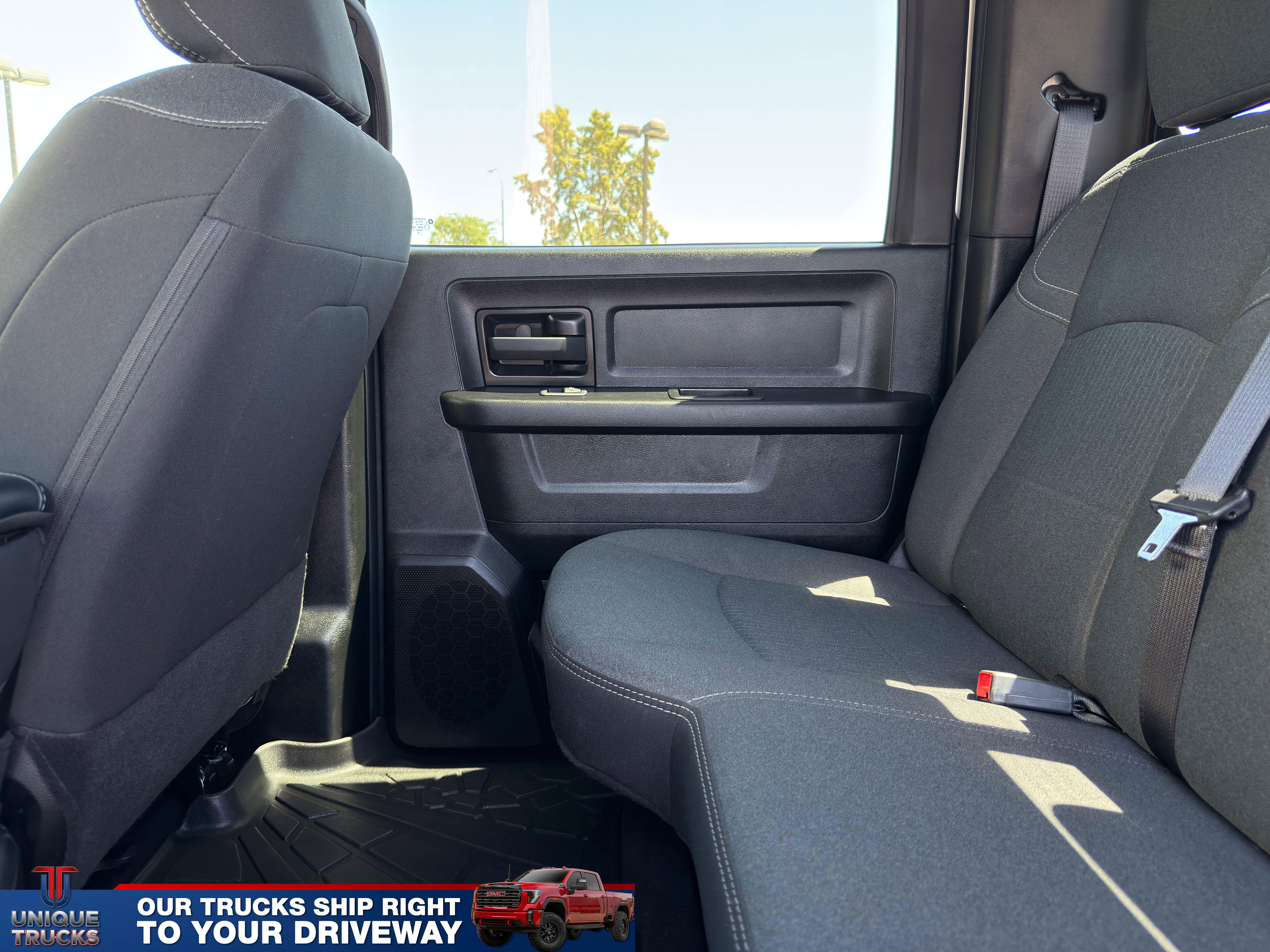 Used 2024 RAM 3500 Tradesman w/ Chrome Appearance Group AWD/4WD image 21