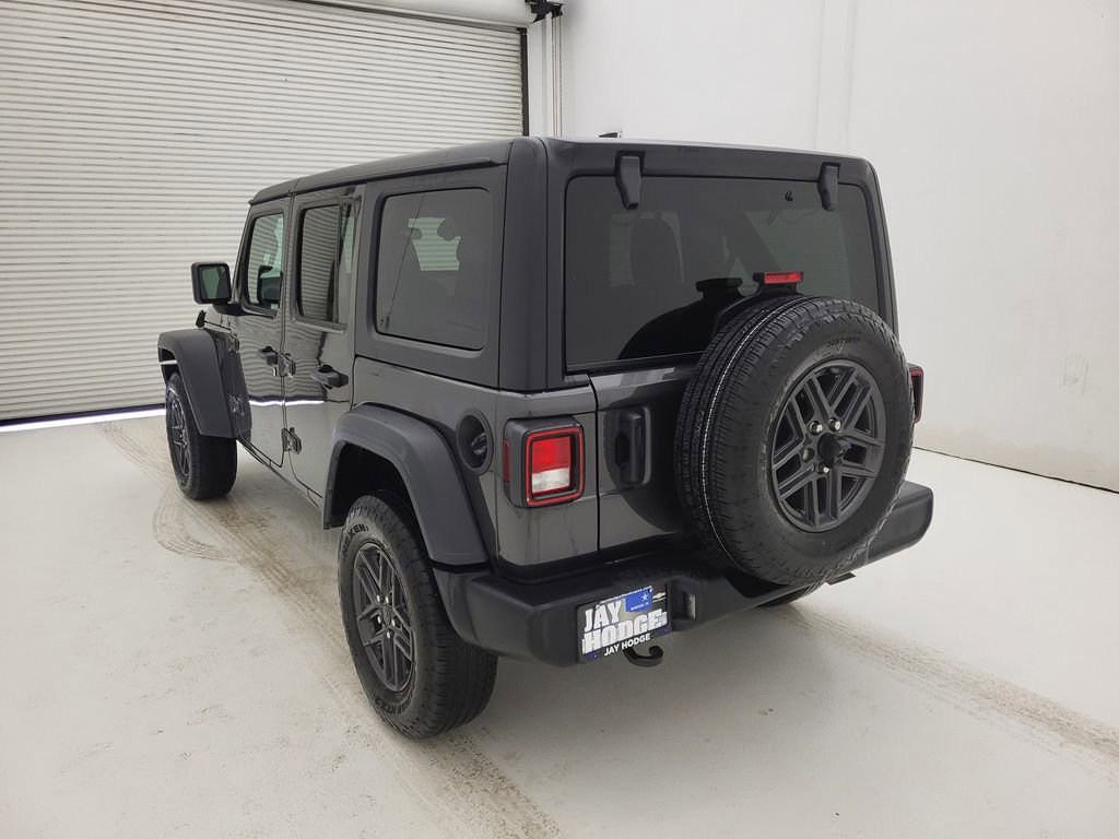 Used 2025 Jeep Wrangler Sport S image 17