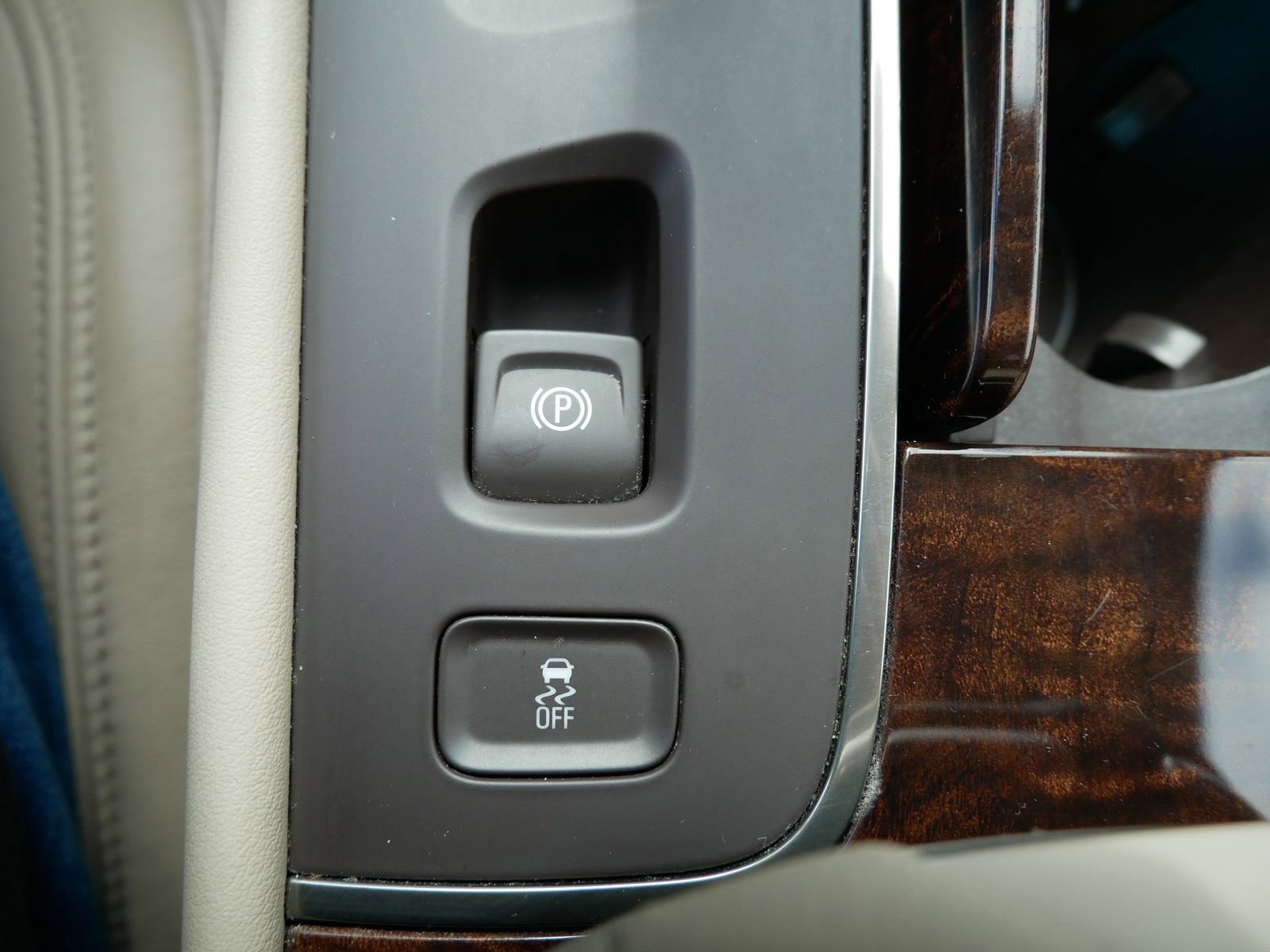 Used 2014 Buick LaCrosse Premium w/ Driver Confidence Package image 28