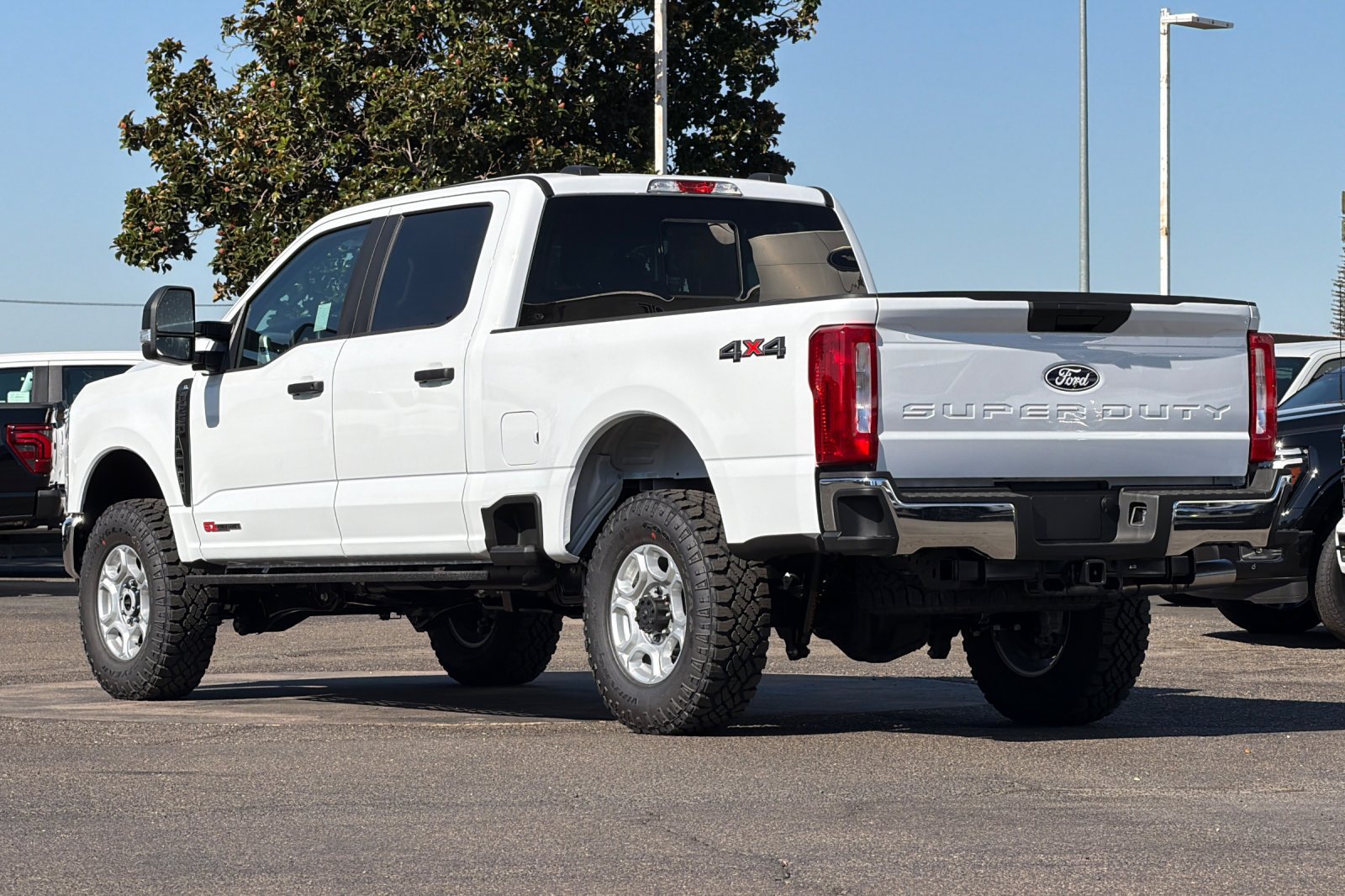 New 2027 Ford F250 XL w/ XL Off-Road 35" Tire Pakckage AWD/4WD image 6