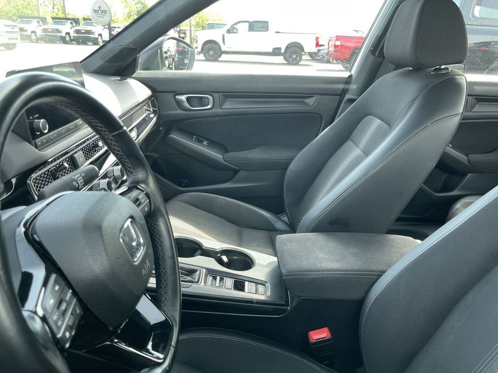 Used 2023 Honda Civic Sport image 3