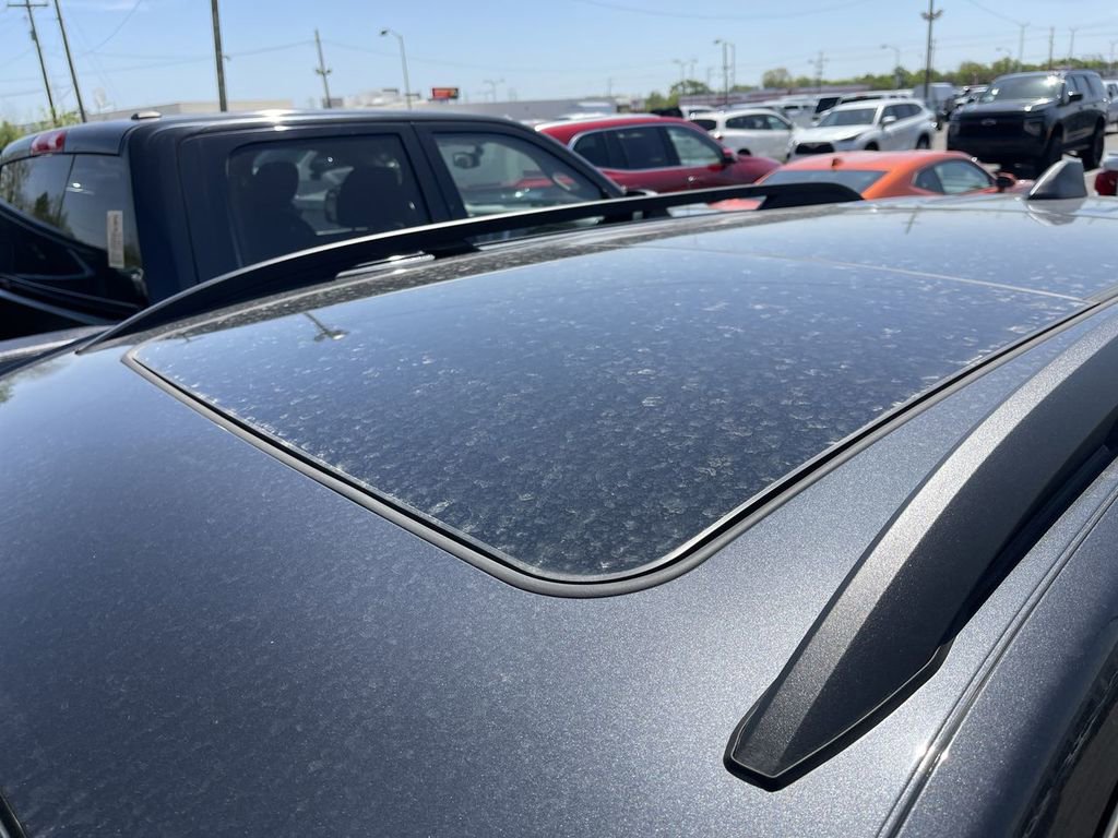 Used 2023 Chevrolet Equinox LT AWD/4WD image 4