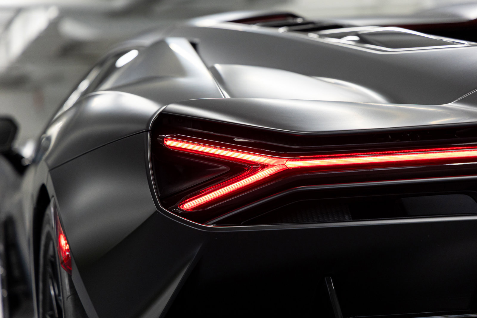 Used 2024 Lamborghini Revuelto image 30