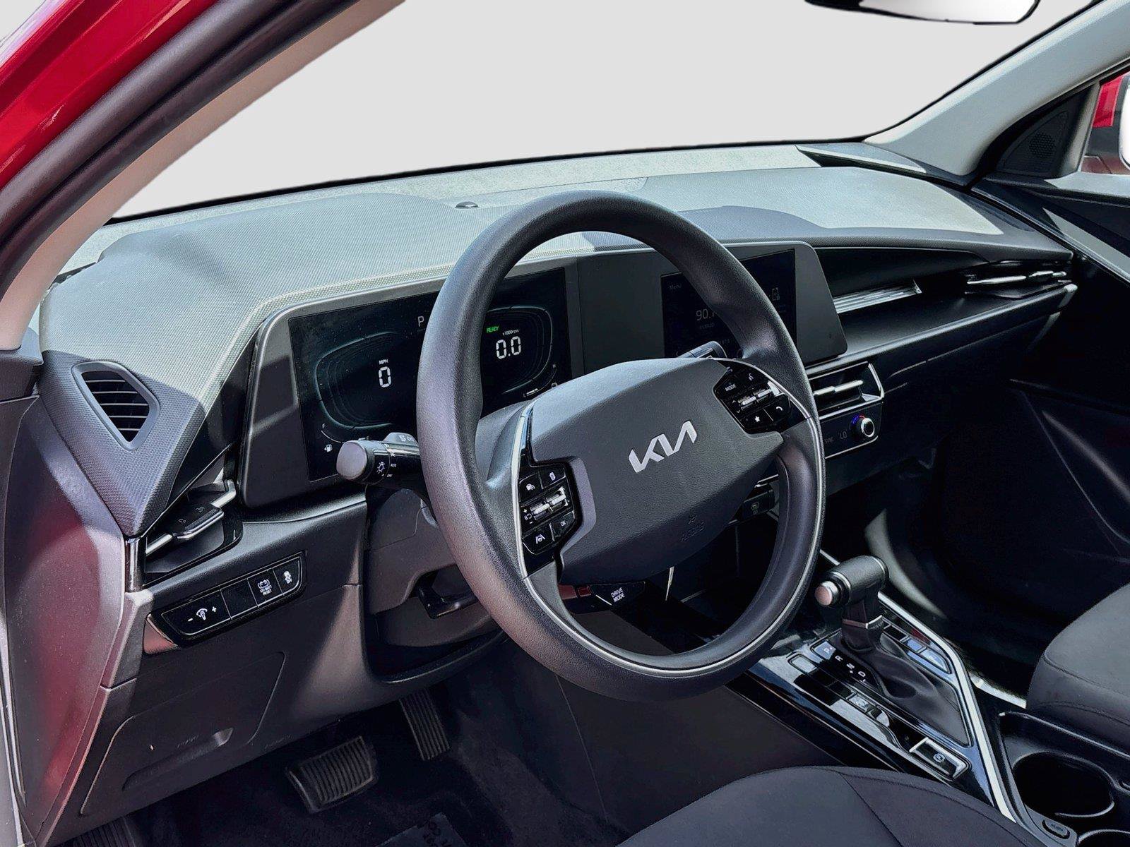 Used 2025 Kia Niro LX FWD image 9