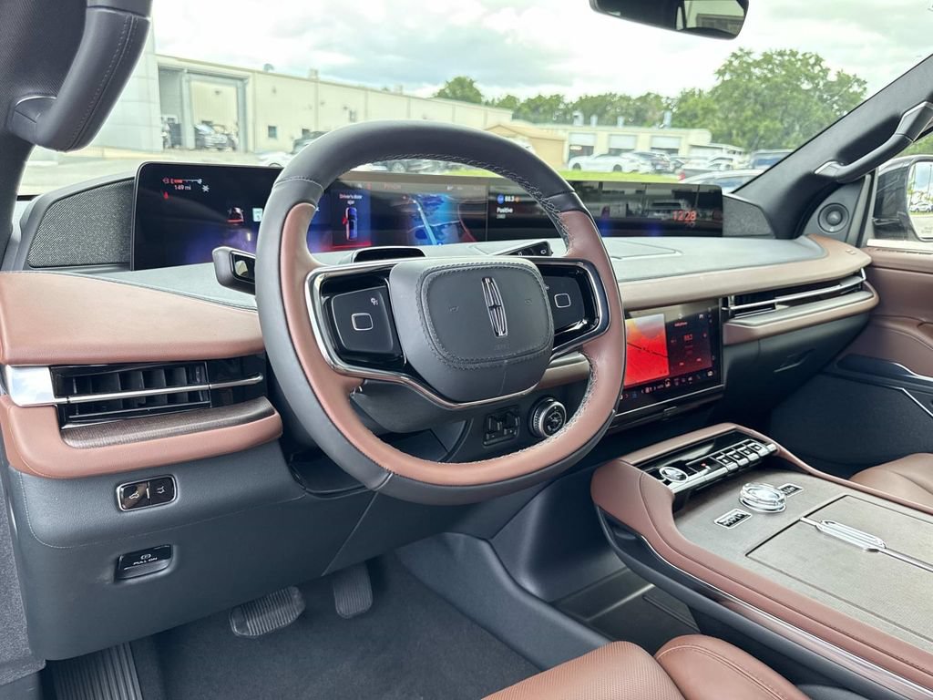 New 2026 Lincoln Navigator L Reserve AWD/4WD image 36