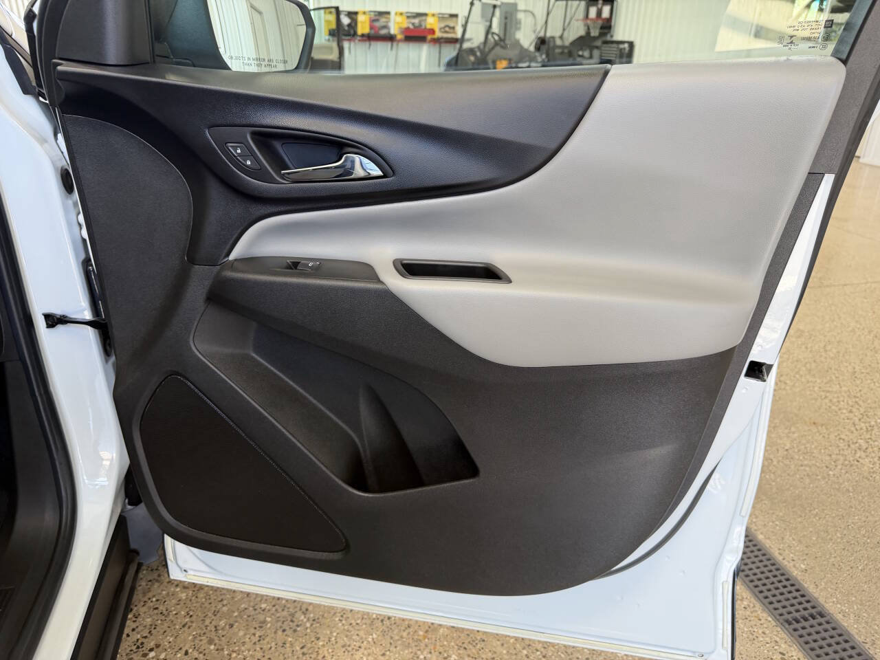 Used 2022 Chevrolet Equinox LS w/ LS Convenience Package AWD/4WD image 35