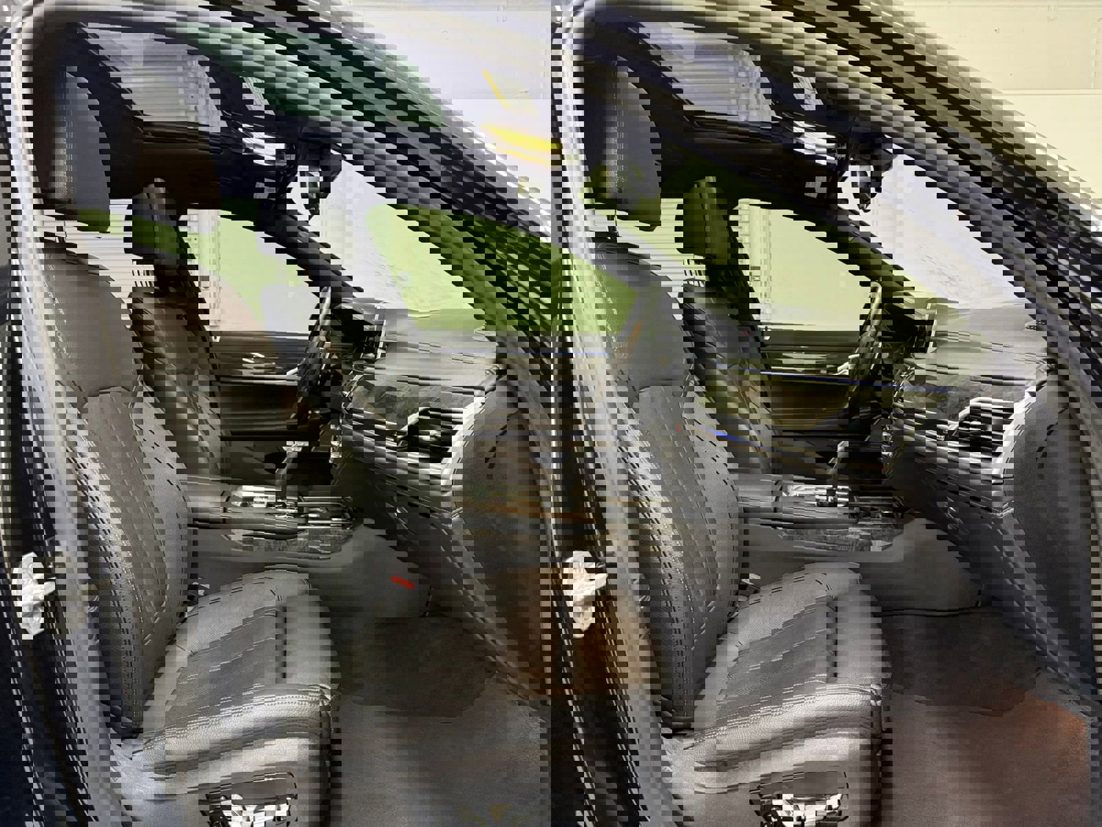 Used 2018 BMW 740e xDrive image 36