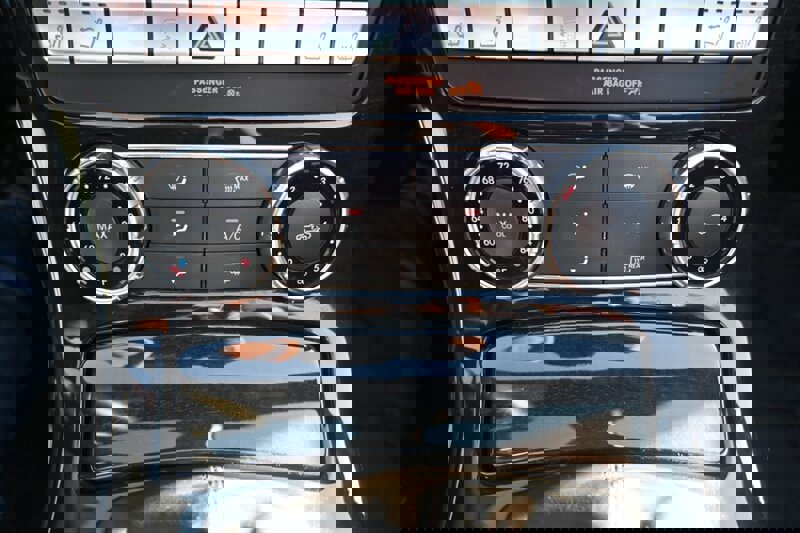 Used 2015 Mercedes-Benz SLK 250 image 50