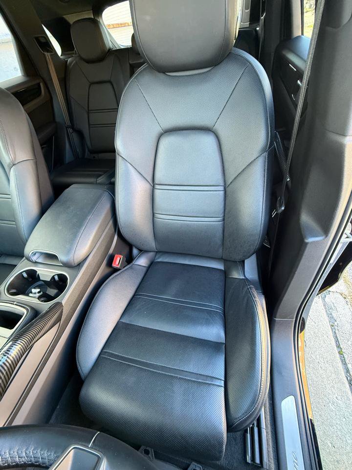 Used 2022 Porsche Cayenne Platinum Edition AWD/4WD image 15