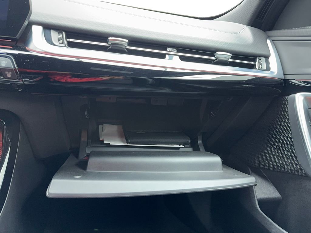 Used 2025 BMW X2 xDrive28i image 38