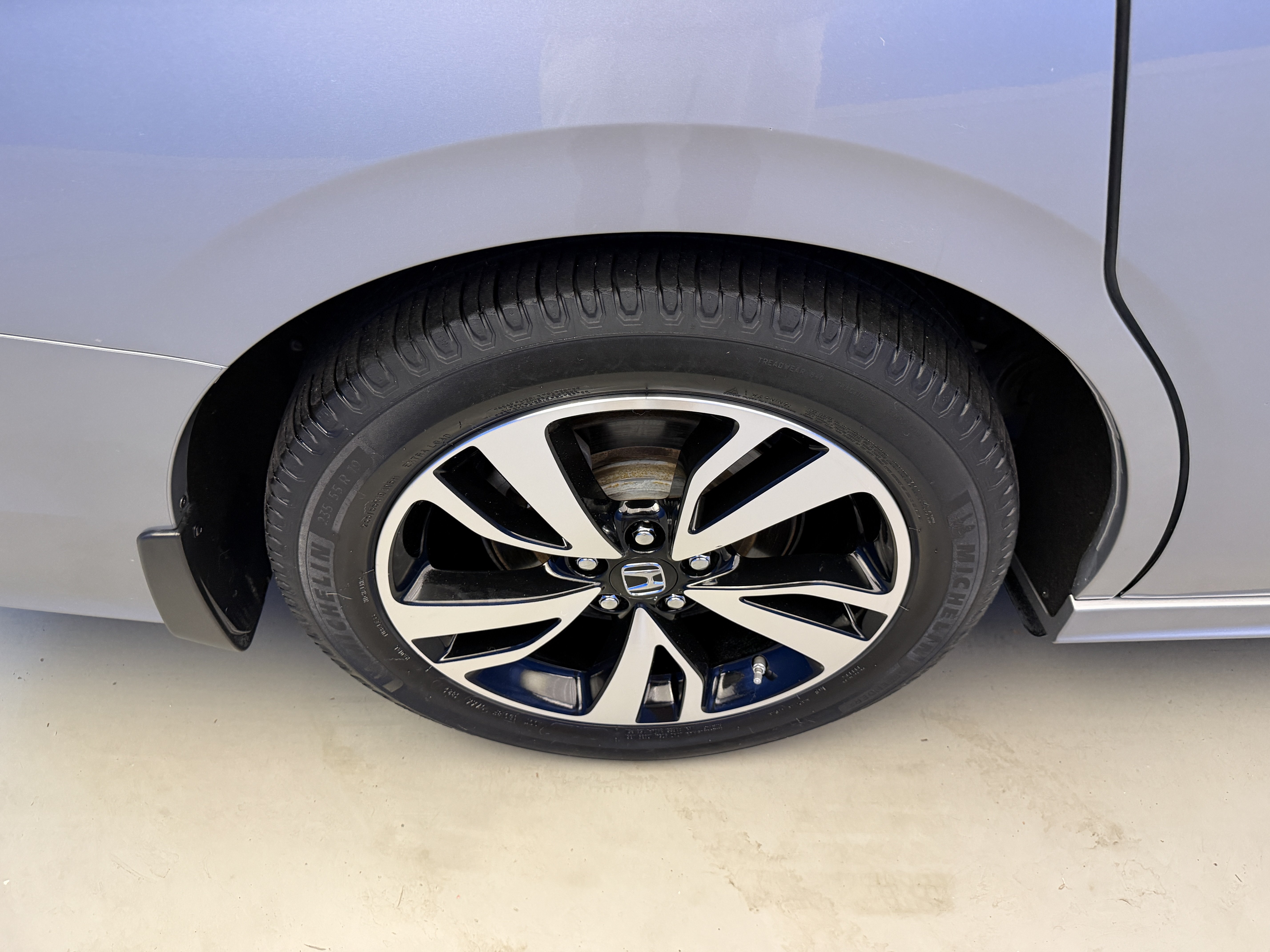 Used 2018 Honda Odyssey Elite image 8