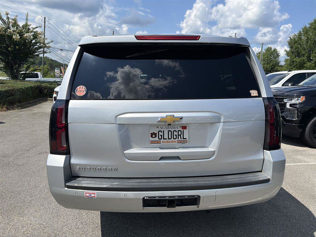 Used 2020 Chevrolet Suburban LT RWD image 4