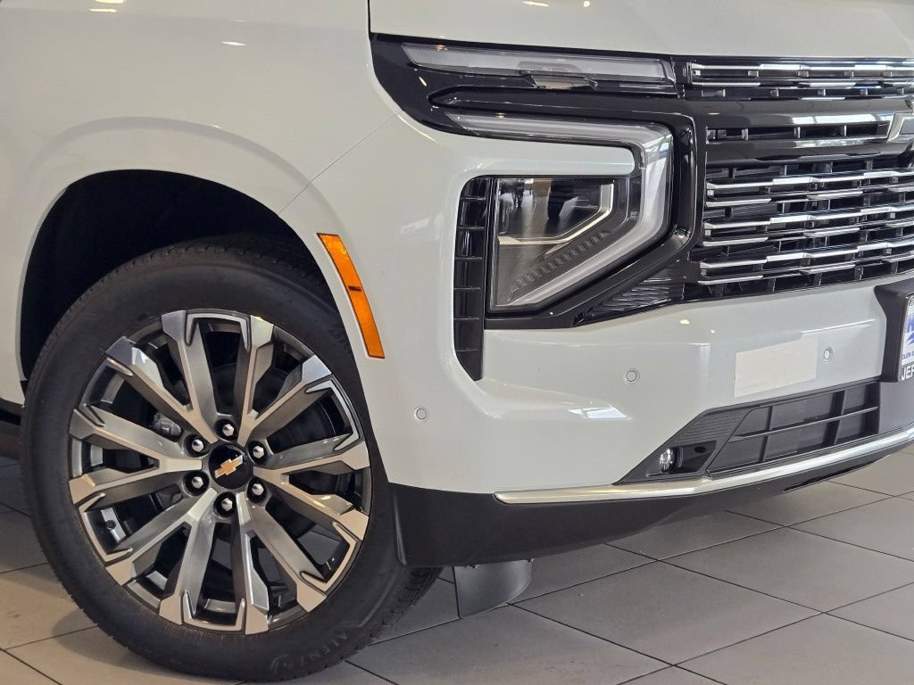 New 2026 Chevrolet Suburban High Country AWD/4WD image 2