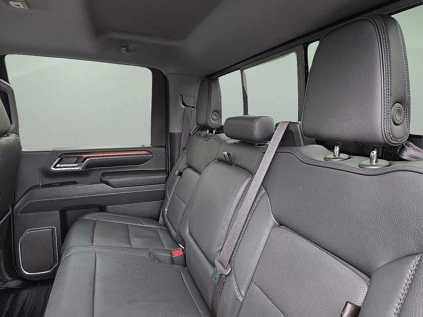 Used 2024 GMC Sierra 3500 Denali w/ Technology Package image 10