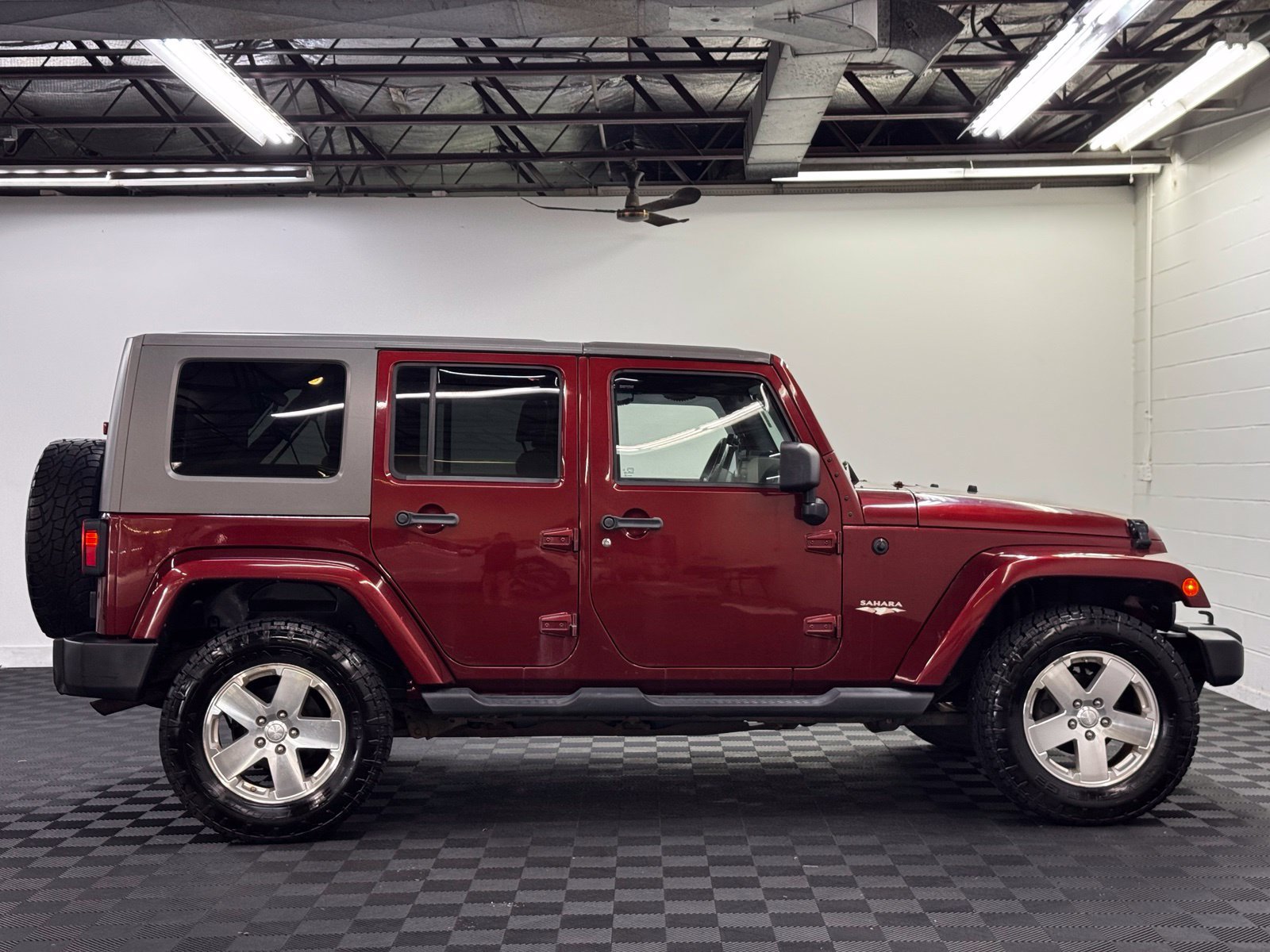Used 2008 Jeep Wrangler Unlimited Sahara w/ Trailer Tow Group AWD/4WD image 4