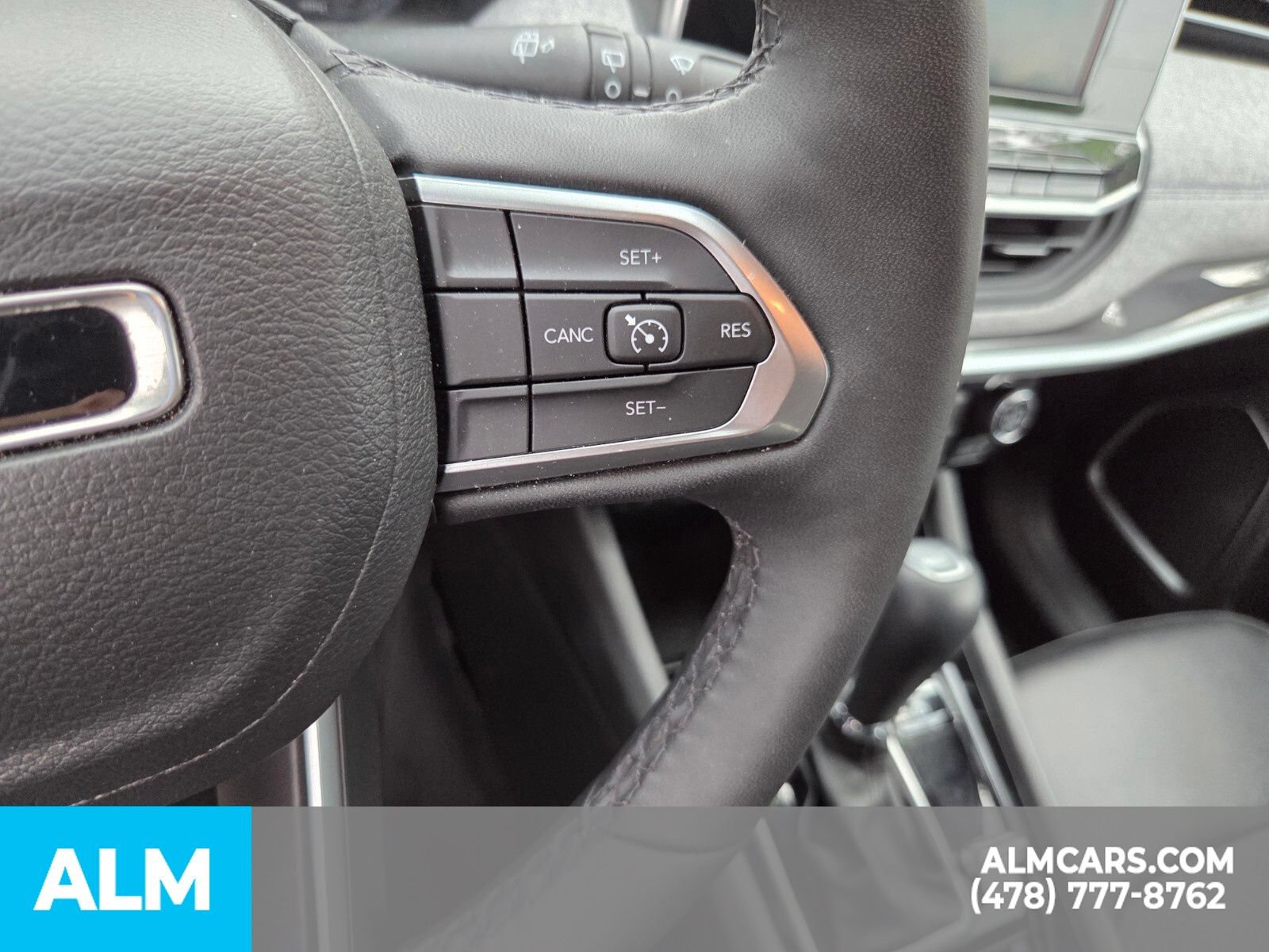 Used 2025 Jeep Compass Latitude AWD/4WD image 15