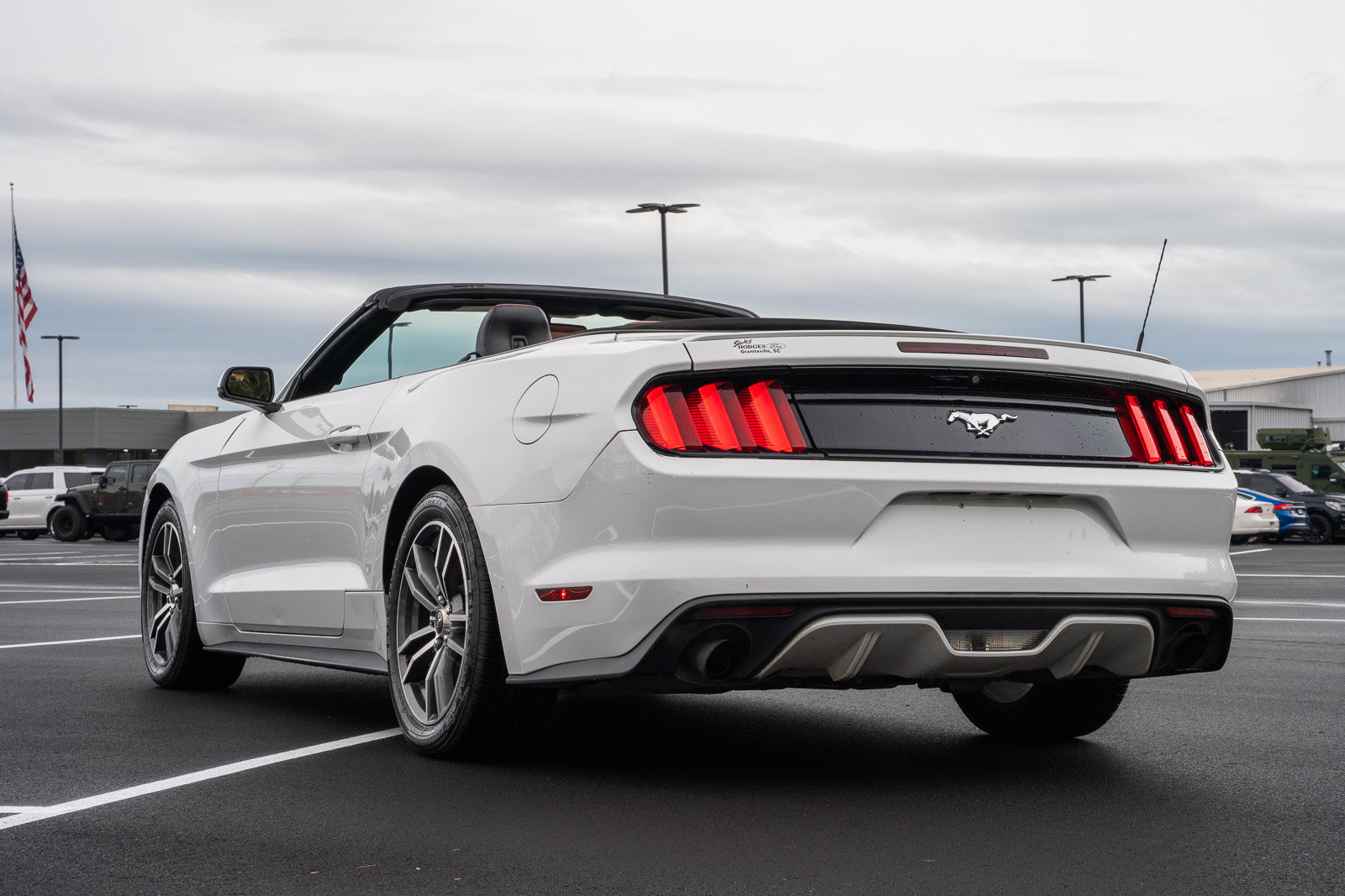 Used 2016 Ford Mustang Premium RWD image 8