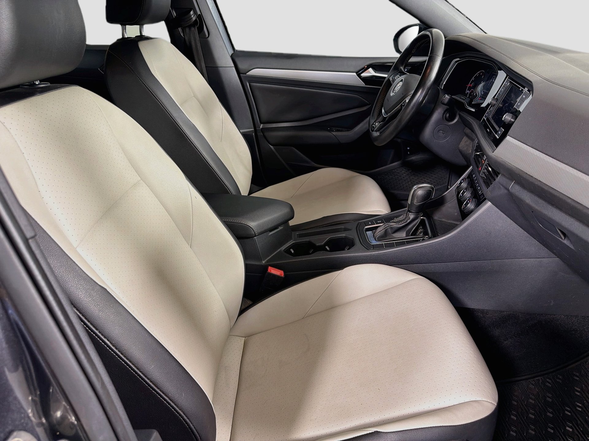 Used 2021 Volkswagen Jetta R-Line w/ R-Line Cold Weather Package FWD image 26