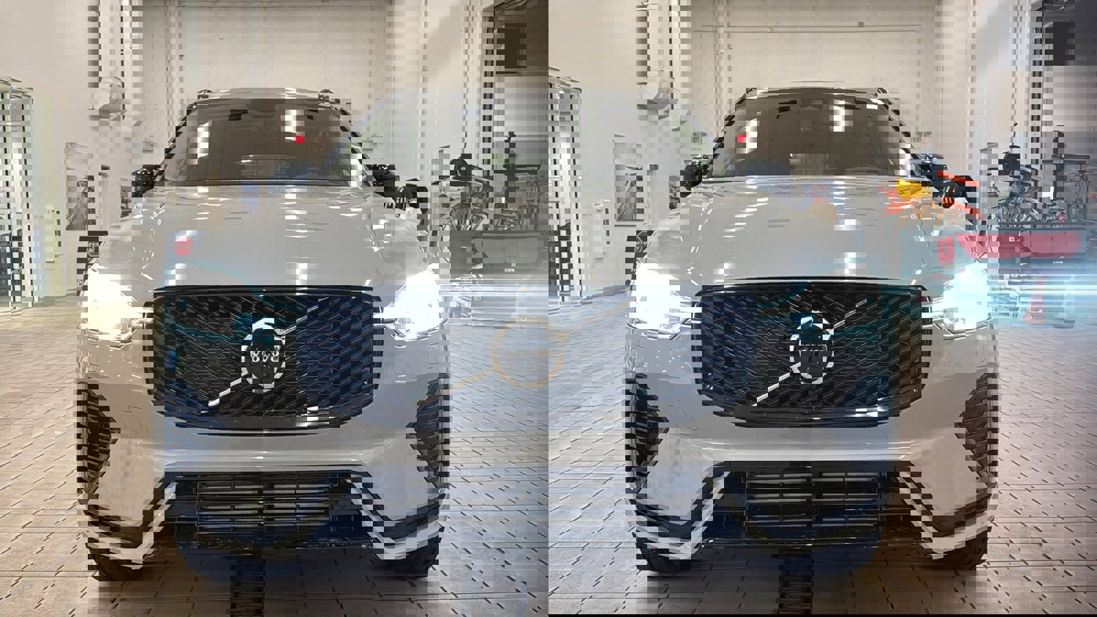 New 2026 Volvo XC60 T8 Plus w/ Protection Package Premier image 10