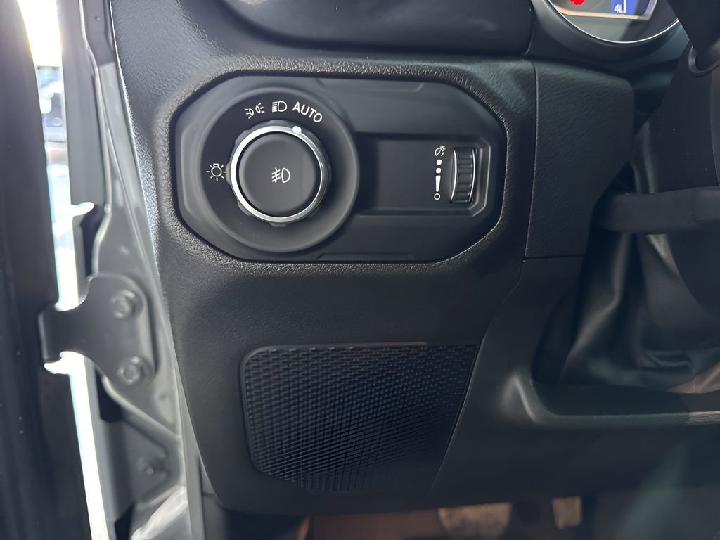 Used 2023 Jeep Wrangler Altitude image 17