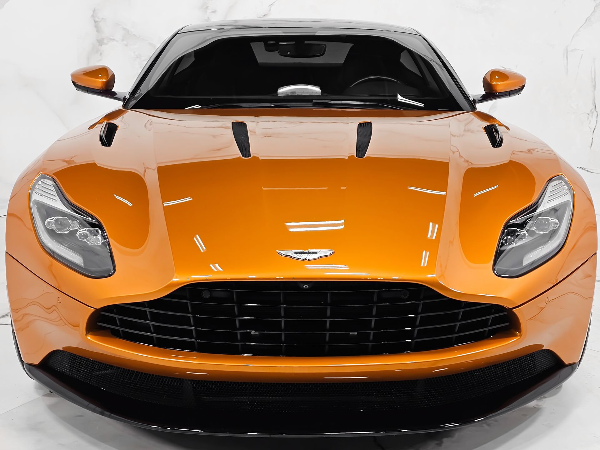 Used 2017 Aston Martin DB11 V12 RWD image 6