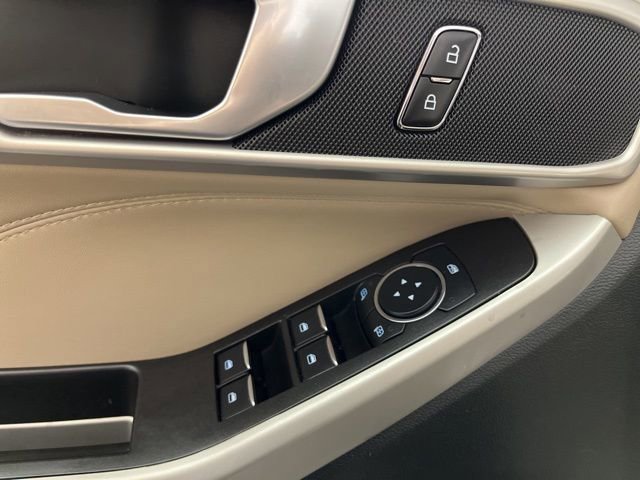 Used 2024 Ford Explorer XLT w/ Equipment Group 202A RWD image 32