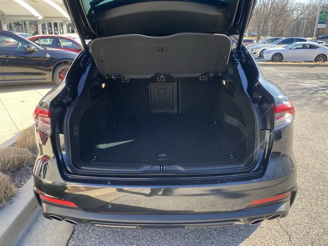 Used 2023 Maserati Levante Modena image 9