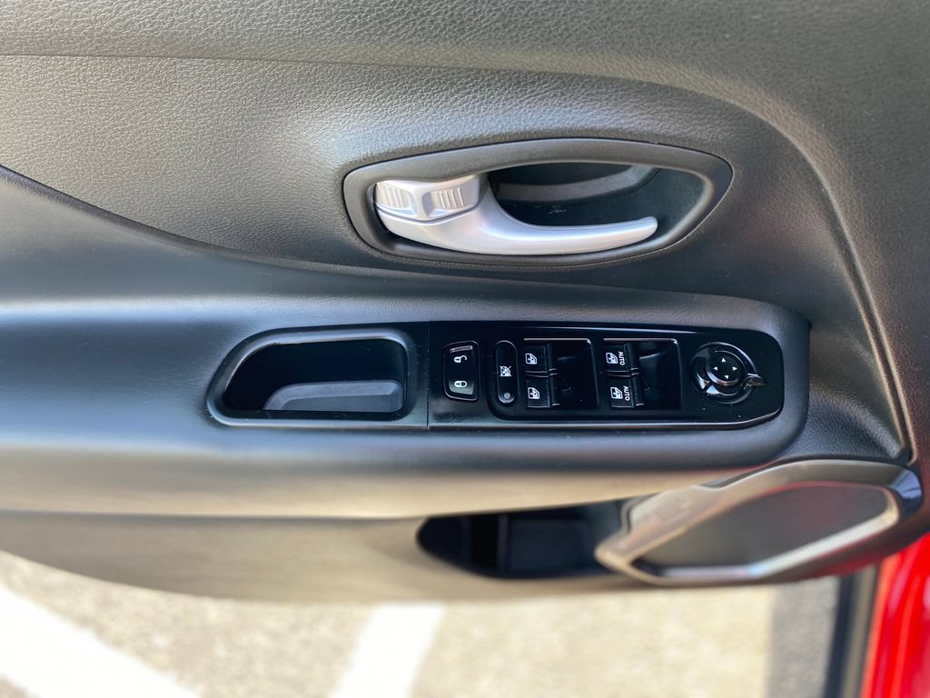 Used 2023 Jeep Renegade Latitude AWD/4WD image 20