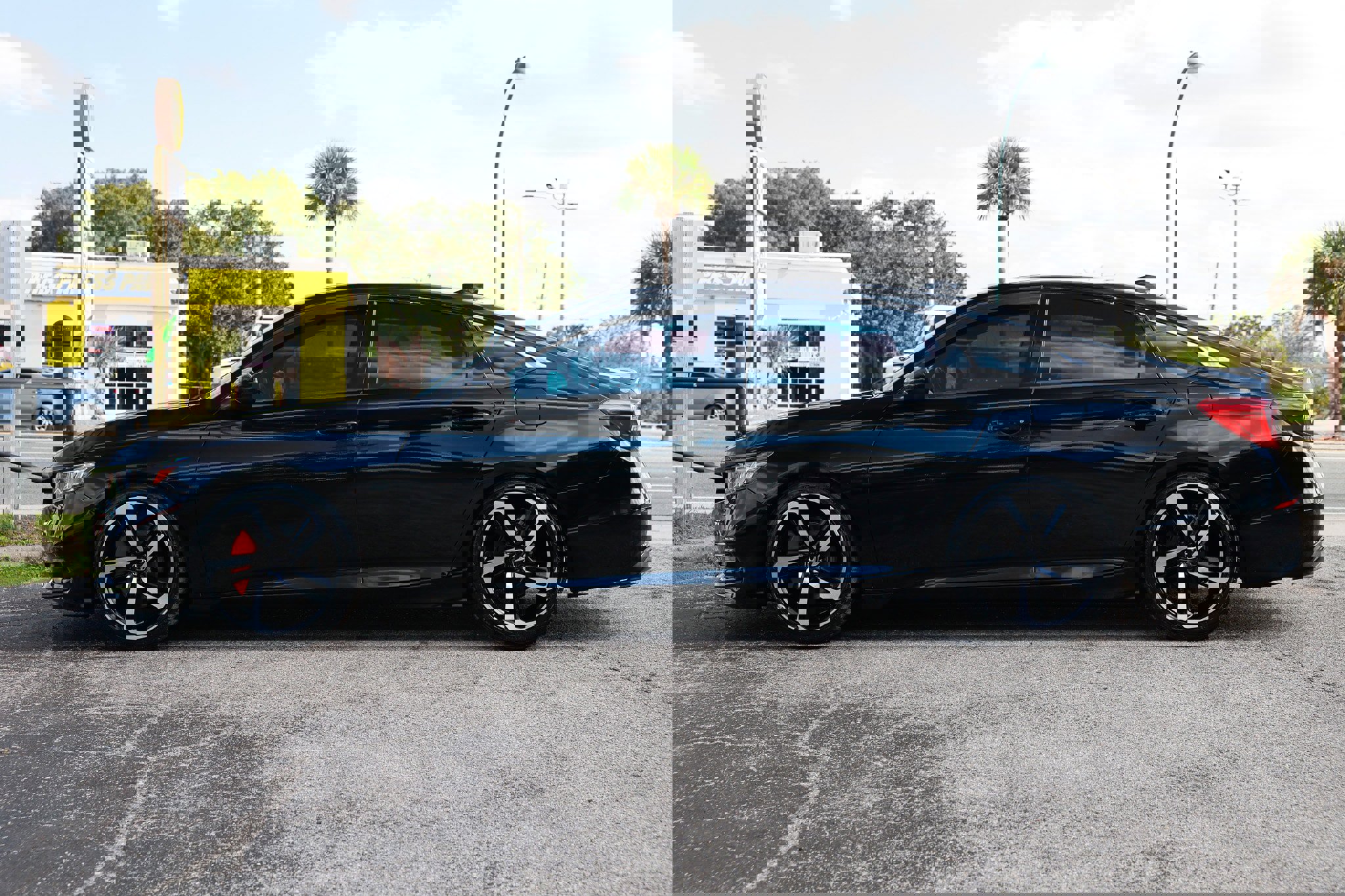 Used 2018 Honda Accord Sport image 8