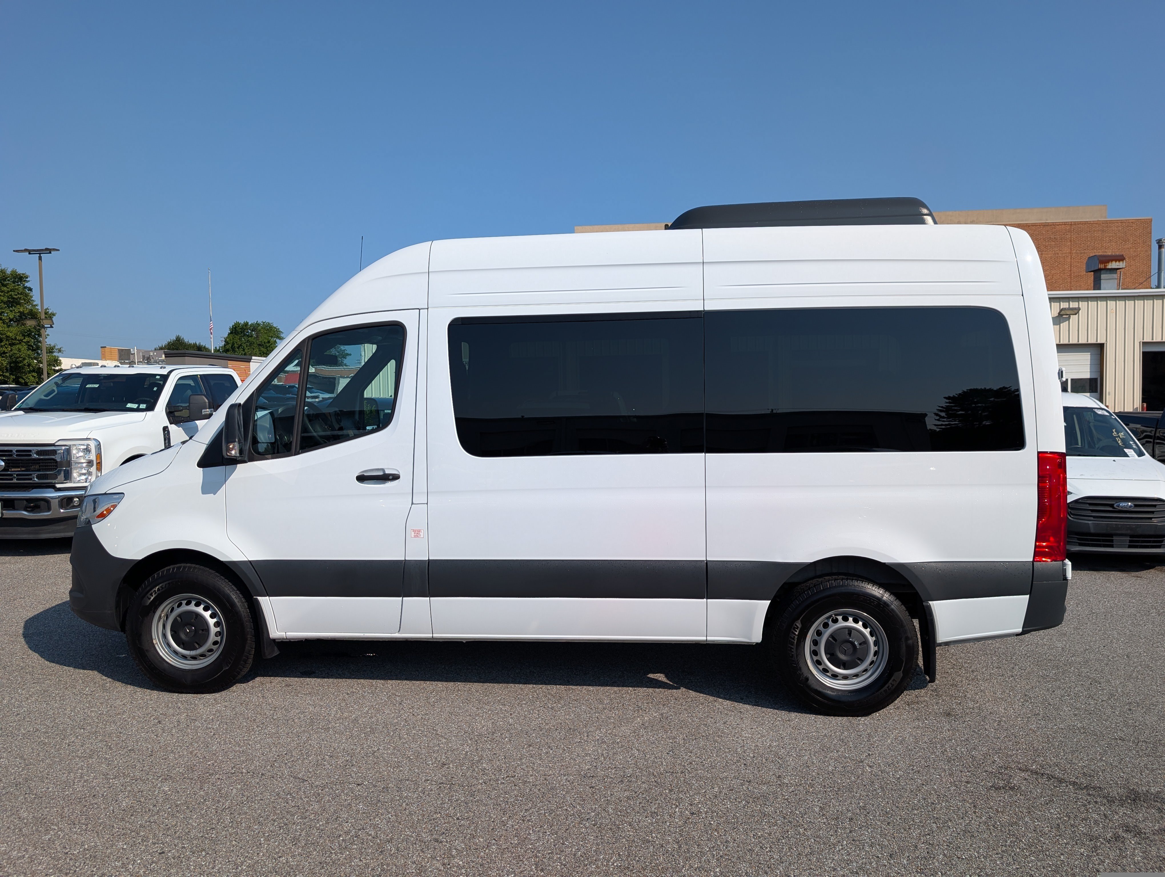 Used 2024 Mercedes-Benz Sprinter 2500 image 6