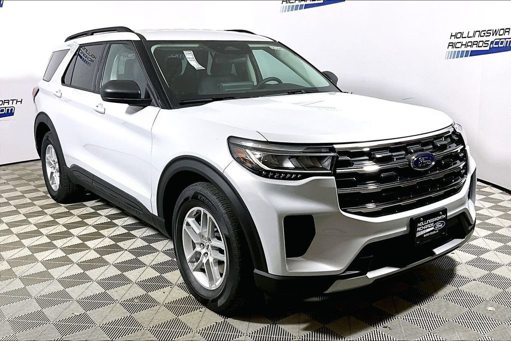 New 2026 Ford Explorer Active RWD image 2