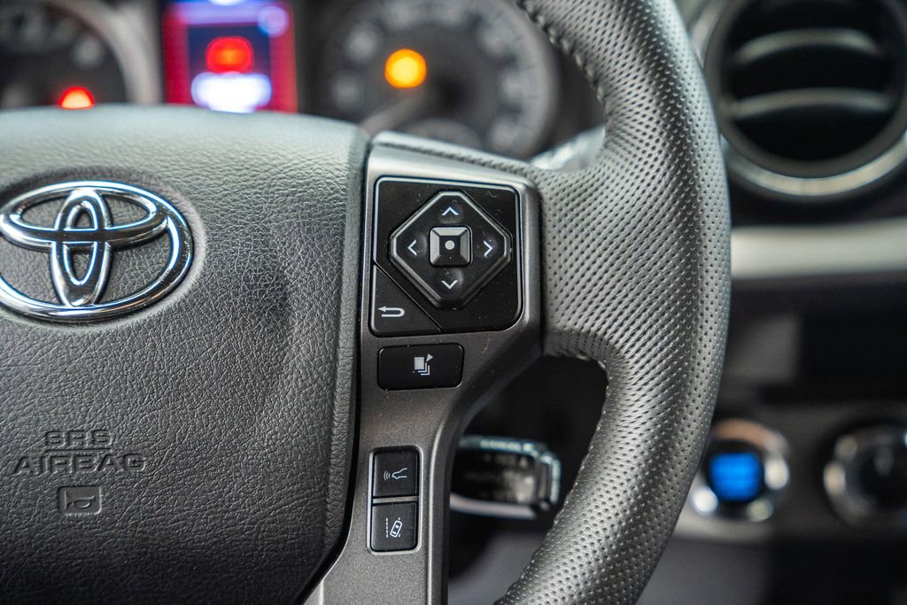 Used 2023 Toyota Tacoma TRD Off-Road w/ Technology Package AWD/4WD image 31