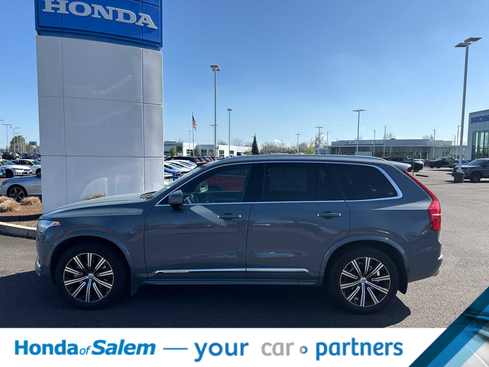 Used 2020 Volvo XC90 T6 Inscription w/ Protection Package image 3